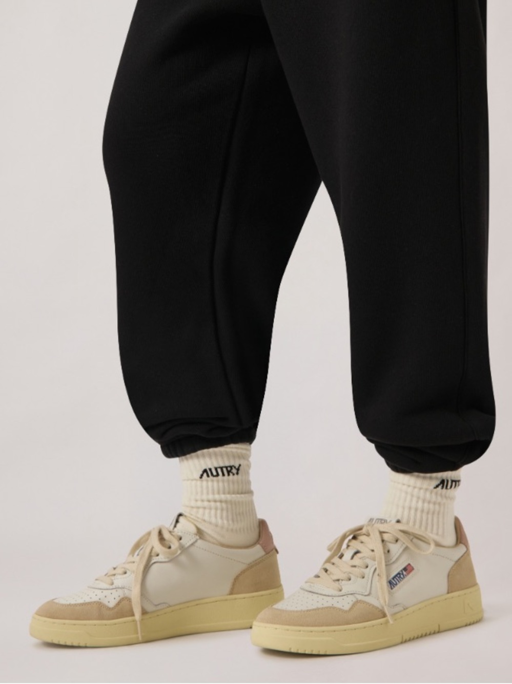 AUTRY x Medalist Low Sneakers Women’s [Size 8]